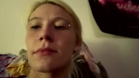 Snapshot of emilywarren296 chatting on October 5, 1:27 pm emilywarren296 online show from October 5, 1:27 pm