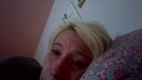 Snapshot of emilywarren296 chatting on September 29, 11:37 am emilywarren296 online show from September 29, 11:37 am