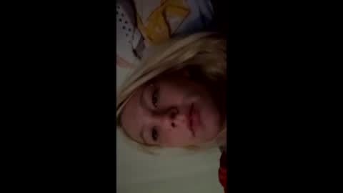 Snapshot of emilywarren296 chatting on October 6, 1:39 pm emilywarren296 online show from October 6, 1:39 pm