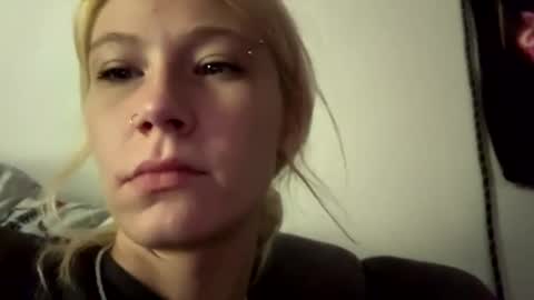 Snapshot of emilywarren296 chatting on October 9, 1:26 pm emilywarren296 online show from October 9, 1:26 pm