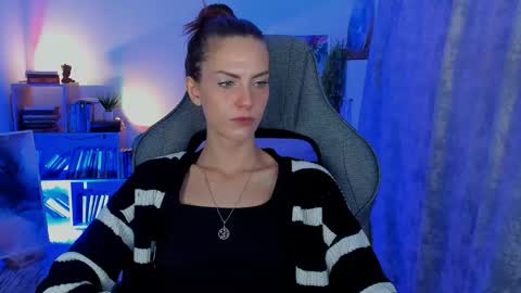 Snapshot of emilywiled chatting on October 15, 8:28 am Emily online show from October 15, 8:28 am