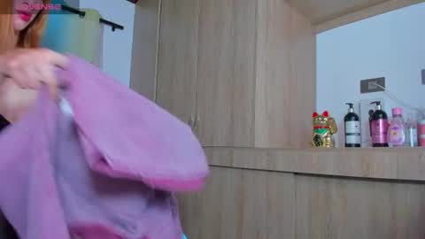 emilywilliiss online show from July 28, 12:45 pm