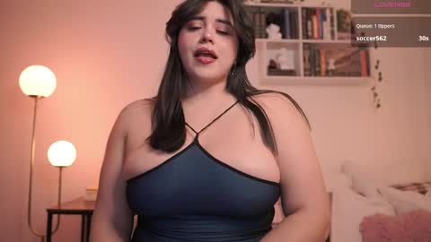 Snapshot of emilyxrose_ chatting on February 28, 8:18 pm IG thickemmsss online show from February 28, 8:18 pm