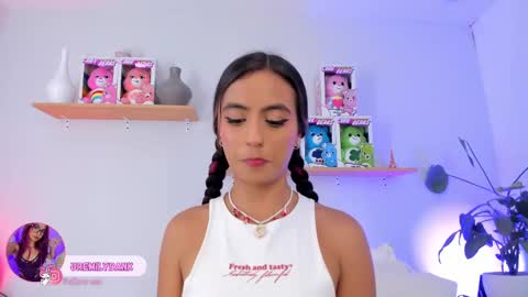 Snapshot of emilyy_bank chatting on October 6, 7:51 pm Emily Bank online show from October 6, 7:51 pm