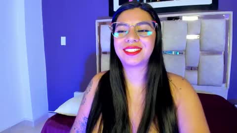 emilyy_cooperr online show from February 9, 12:07 pm