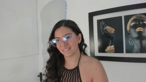 Snapshot of emilyy_cooperr chatting on September 15, 1:08 pm emilyy_cooperr online show from September 15, 1:08 pm