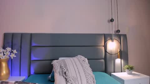 Emilyy Watson online show from June 5, 12:48 am