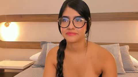 emma  online show from November 25, 1:46 pm