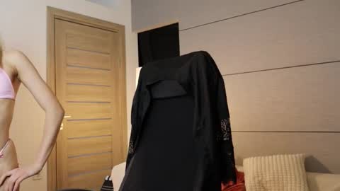 Your Emma online show from January 16, 2:07 am