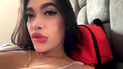 Snapshot of emma_andrew1 chatting on October 28, 4:35 pm EMMA online show from October 28, 4:35 pm