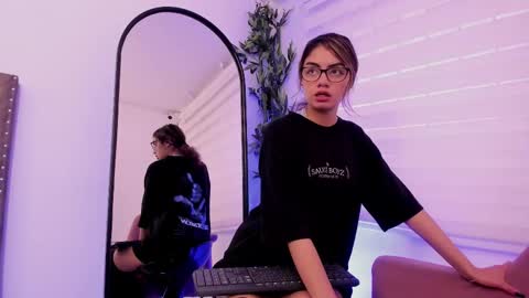 Emma Bloom online show from March 11, 1:12 pm