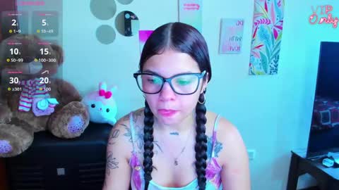 emma_boo_ online show from June 3, 2:18 pm