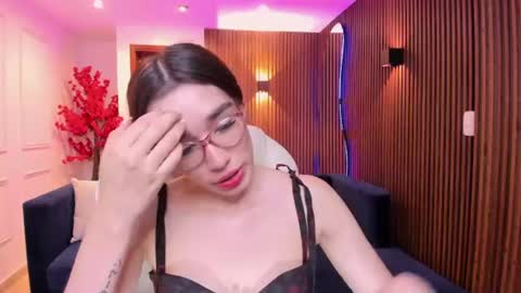 emma_caarter online show from July 17, 3:22 am