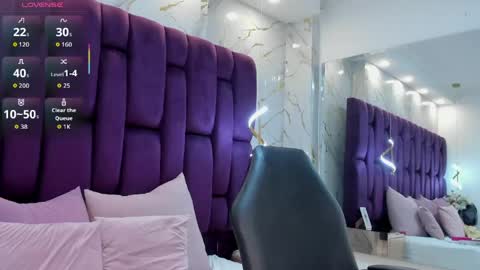 pau online show from April 11, 2:43 pm