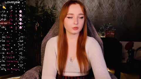 Snapshot of emma_chery chatting on December 18, 5:37 am Emma online show from December 18, 5:37 am