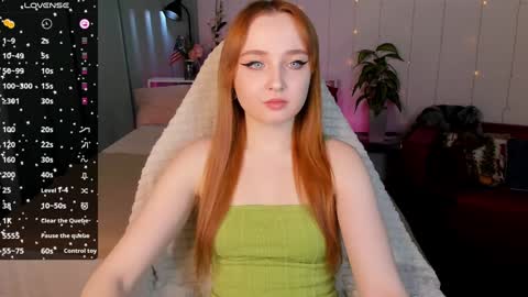 Snapshot of emma_chery chatting on January 22, 5:48 am Emma online show from January 22, 5:48 am