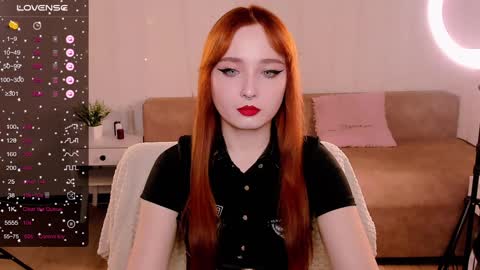 Snapshot of emma_chery chatting on December 4, 5:38 am Emma online show from December 4, 5:38 am