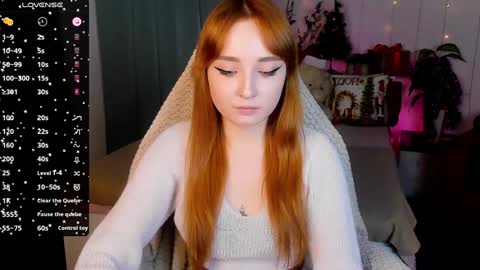 Snapshot of emma_chery chatting on December 28, 1:49 pm Emma online show from December 28, 1:49 pm