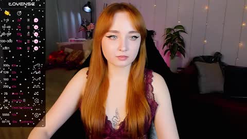 Snapshot of emma_chery chatting on December 22, 1:55 pm Emma online show from December 22, 1:55 pm