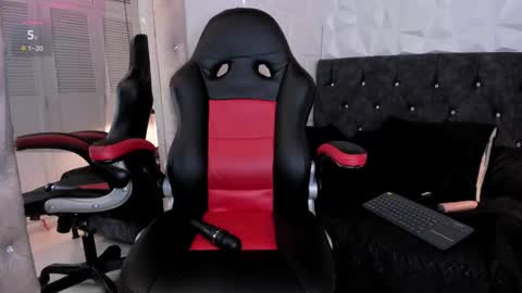 emma_dl2 online show from September 16, 5:54 pm