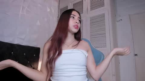 emma_dl2 online show from February 24, 6:58 pm