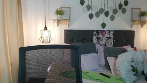 Tell me Emma online show from April 10, 2:45 pm