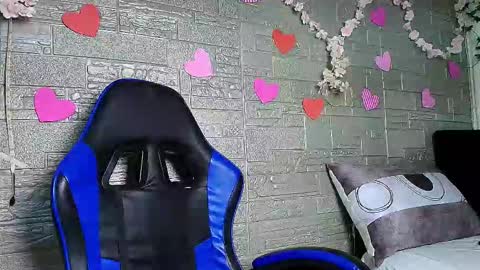 Emma Miel  online show from December 5, 2:11 am