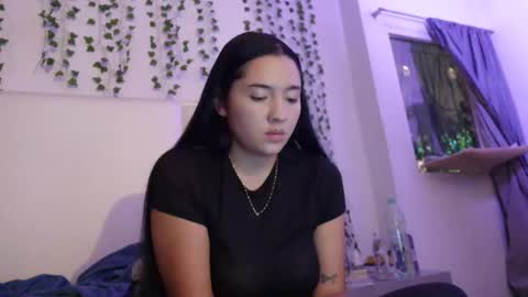 emma_johnson_ online show from April 18, 3:31 am