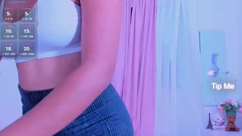 Snapshot of emma_lorense chatting on February 26, 8:57 pm Emma online show from February 26, 8:57 pm