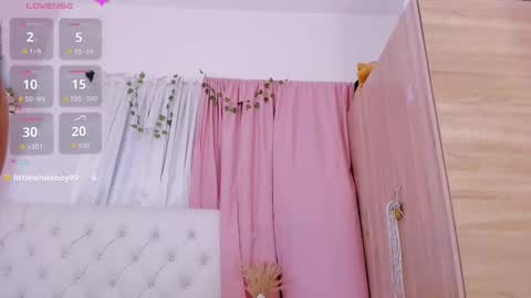 Snapshot of emma_lorense chatting on September 12, 7:54 pm Emma online show from September 12, 7:54 pm