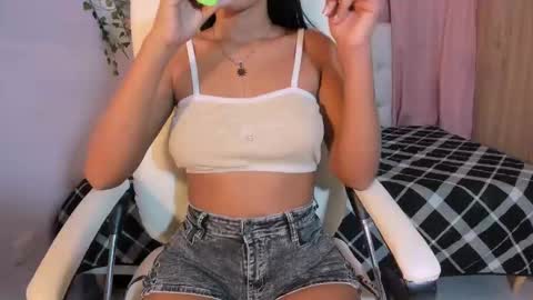 Snapshot of emma_lorense chatting on September 30, 7:30 pm Emma online show from September 30, 7:30 pm