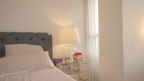 emma_lu1 online show from September 21, 7:56 pm