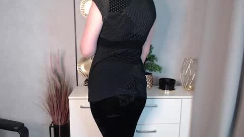 Snapshot of emma_lust94 chatting on December 31, 6:27 am emma online show from December 31, 6:27 am