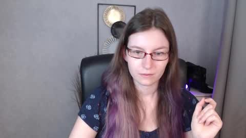 Snapshot of emma_lust94 chatting on September 15, 5:49 am emma online show from September 15, 5:49 am