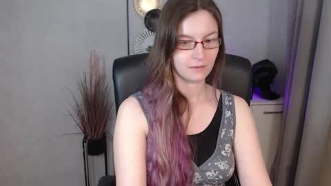 Snapshot of emma_lust94 chatting on September 24, 6:23 am emma online show from September 24, 6:23 am