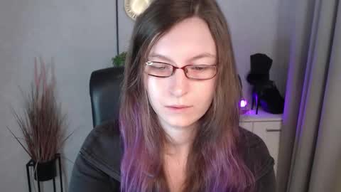 emma online show from November 20, 7:31 am