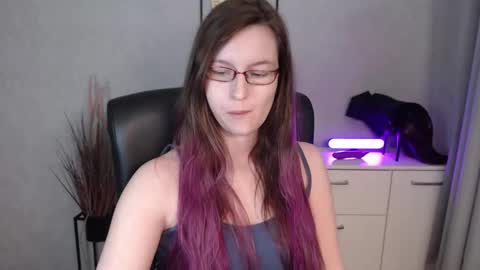 emma online show from December 17, 7:12 am