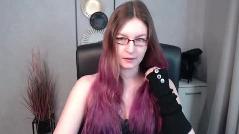 Snapshot of emma_lust94 chatting on March 6, 6:41 am emma online show from March 6, 6:41 am
