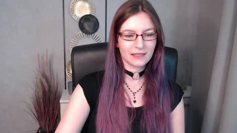 Snapshot of emma_lust94 chatting on December 11, 6:25 am emma online show from December 11, 6:25 am