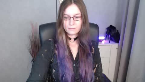 Snapshot of emma_lust94 chatting on October 7, 6:51 am emma online show from October 7, 6:51 am
