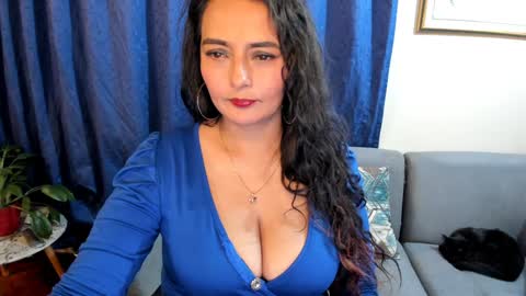 Snapshot of emma_luxy chatting on January 23, 11:48 pm emma luxy online show from January 23, 11:48 pm