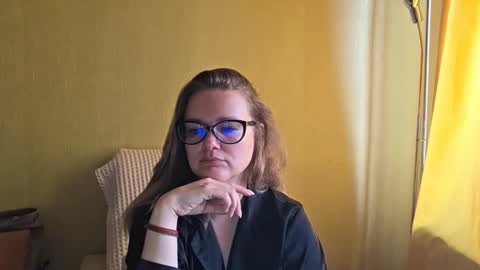 emma_misty_ online show from October 3, 6:29 am