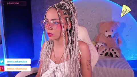 Snapshot of emma_nakamura chatting on December 10, 10:17 am online show from December 10, 10:17 am