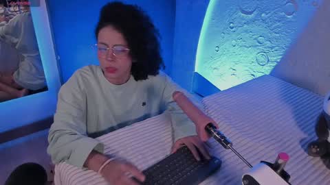Snapshot of emma_nakamura chatting on February 6, 10:04 am online show from February 6, 10:04 am