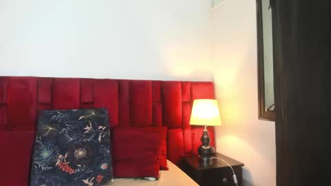 Snapshot of emma_rosse_01 chatting on October 4, 6:08 am Emma rosse online show from October 4, 6:08 am