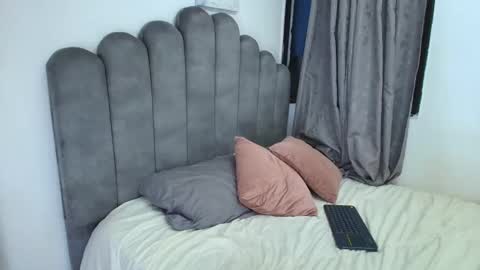 emma_saenz01 online show from May 25, 6:01 am