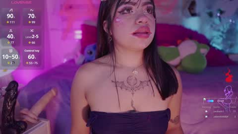 Snapshot of emma_soffia_ chatting on October 10, 8:25 pm EMMA online show from October 10, 8:25 pm