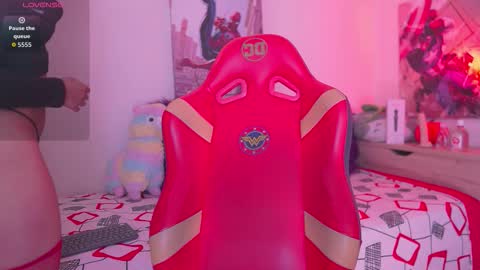 Snapshot of emma_soffia_ chatting on October 16, 6:54 pm EMMA online show from October 16, 6:54 pm