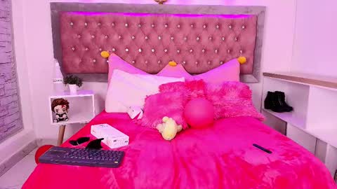 neko  online show from February 22, 9:10 pm