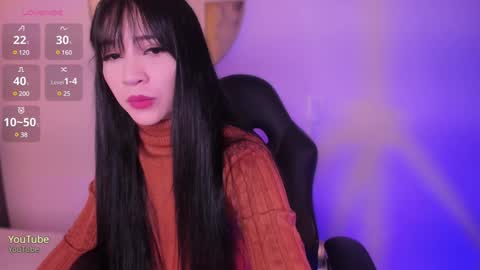 emma_woods__ online show from December 9, 12:19 pm